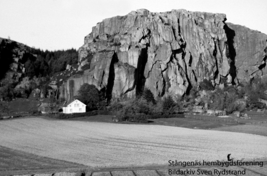 HällersStupaochKyrka